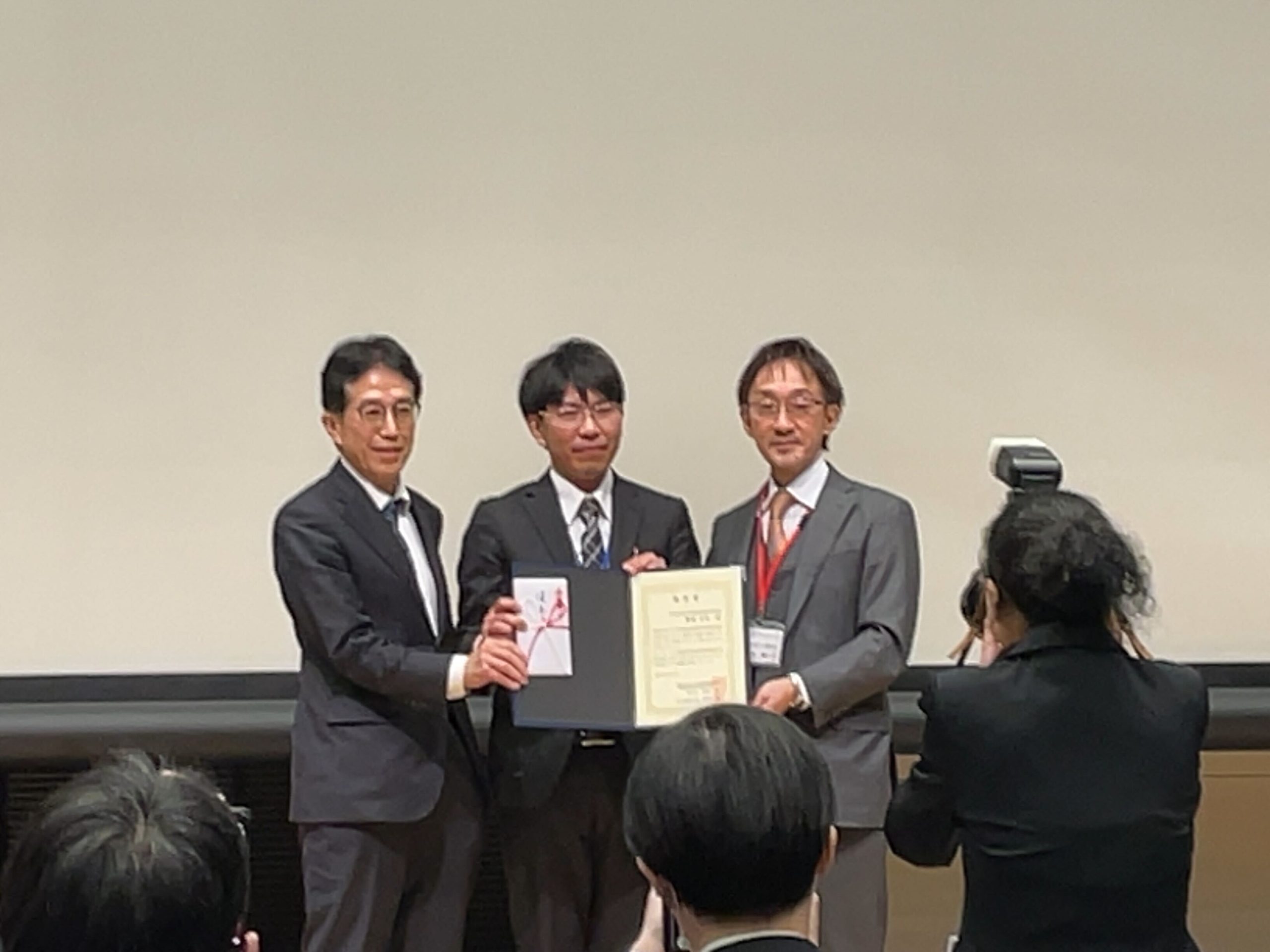 University of Yamanashi undergoing demonstration experiment: Received the Excellence Award at the 37th High Precision Radiation External Irradiation Subcommittee Academic Conference of the Japanese Society of Radiation Oncology!